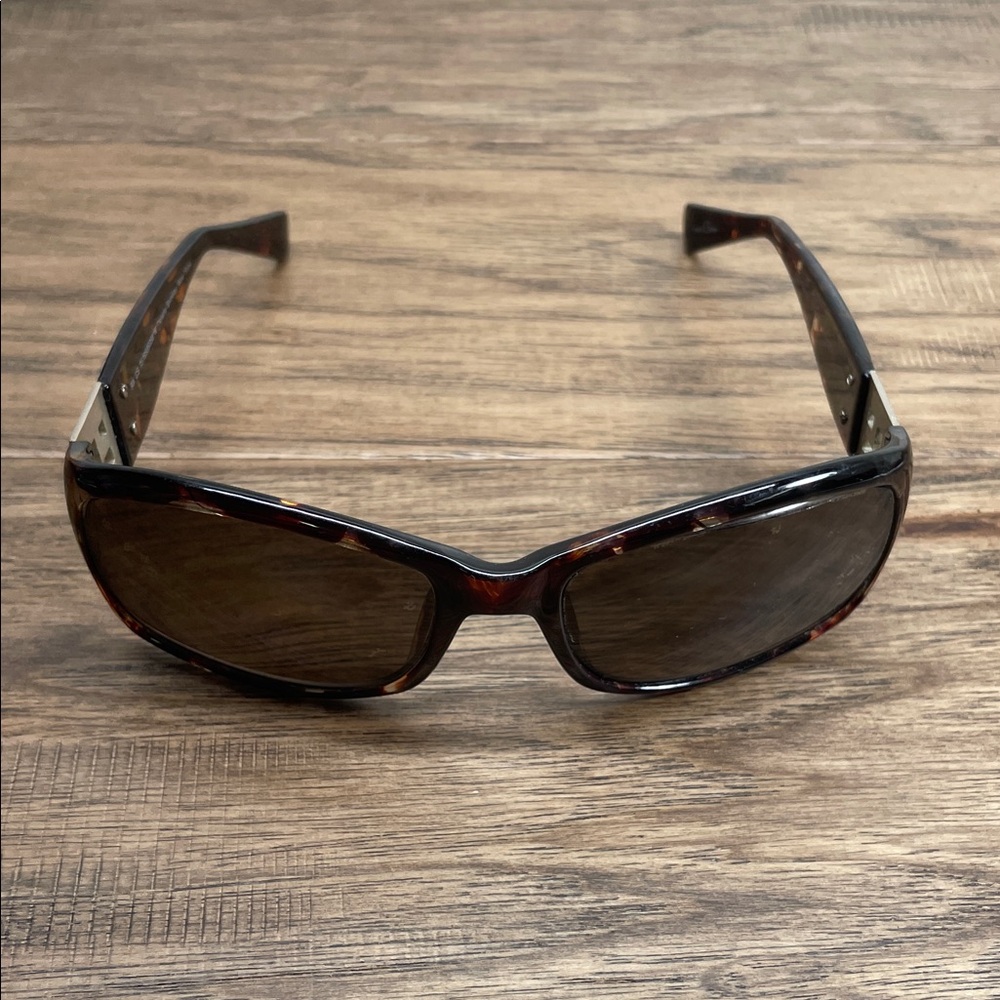 Christie Brinkley Stylish Tortoiseshell Sunglasses